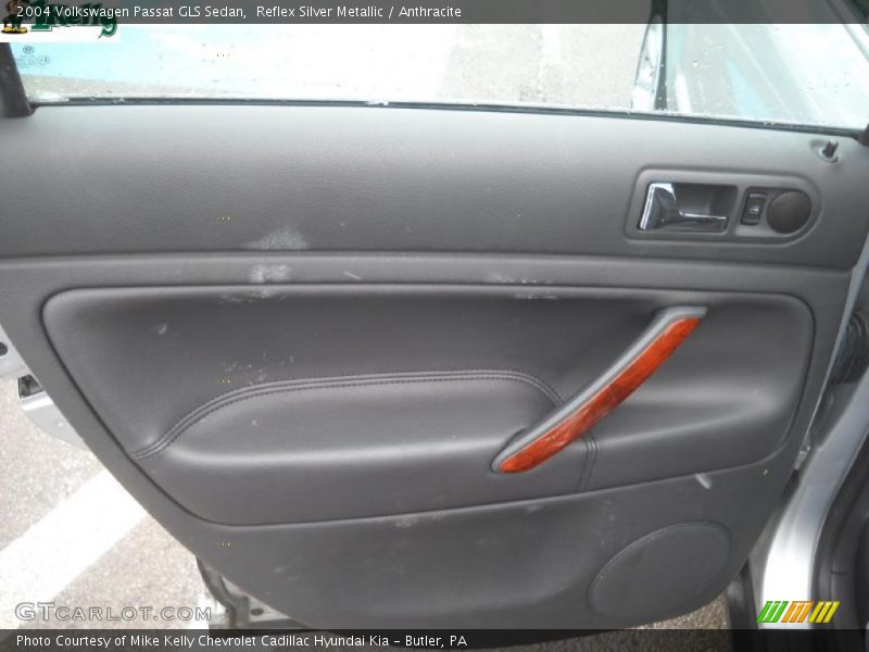 Reflex Silver Metallic / Anthracite 2004 Volkswagen Passat GLS Sedan