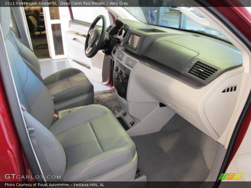  2011 Routan SE Aero Gray Interior