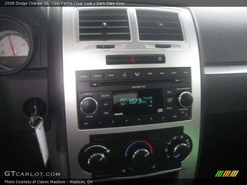 Cool Vanilla Clear Coat / Dark Slate Gray 2008 Dodge Charger SE