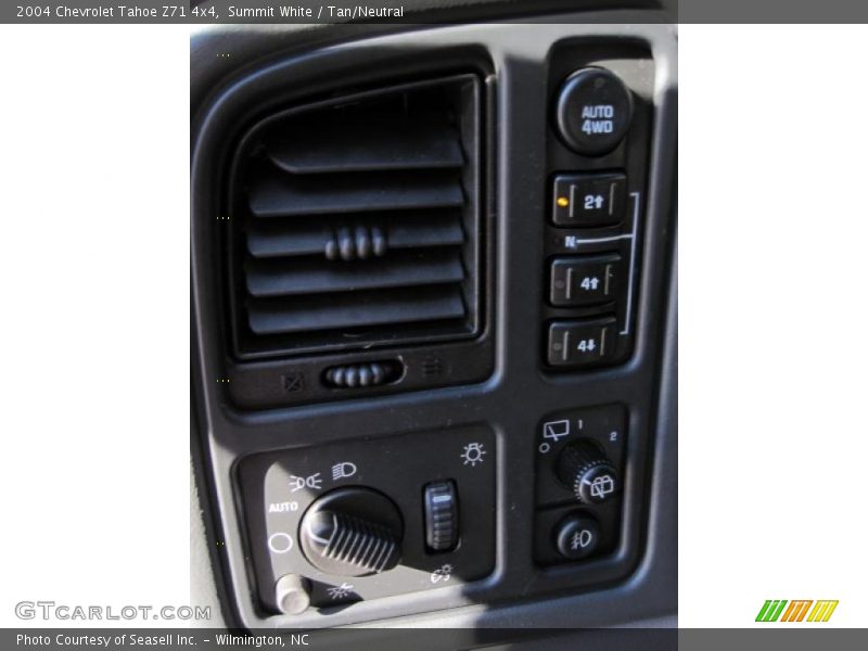 Summit White / Tan/Neutral 2004 Chevrolet Tahoe Z71 4x4