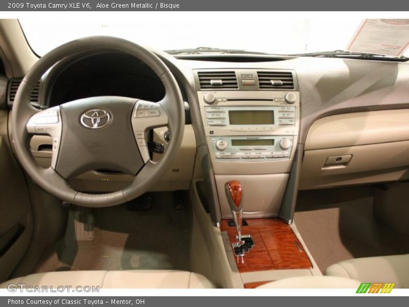Aloe Green Metallic / Bisque 2009 Toyota Camry XLE V6