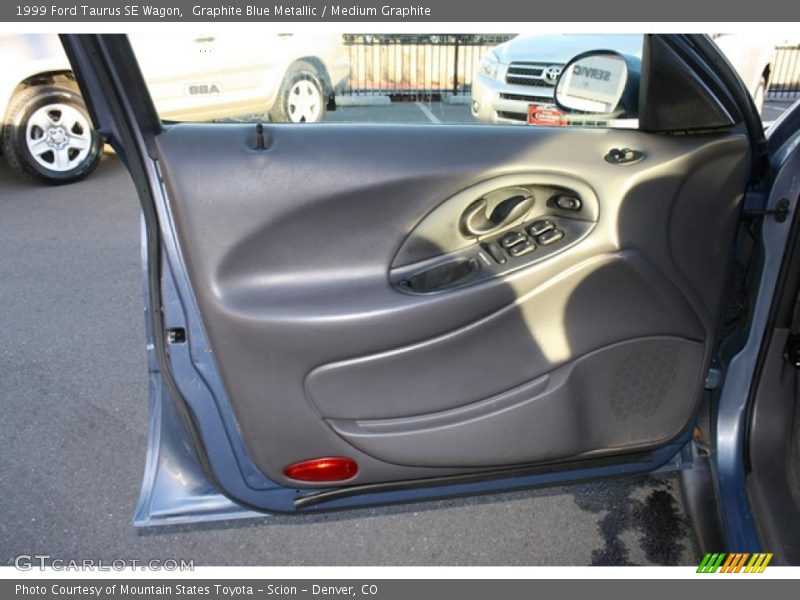 Door Panel of 1999 Taurus SE Wagon