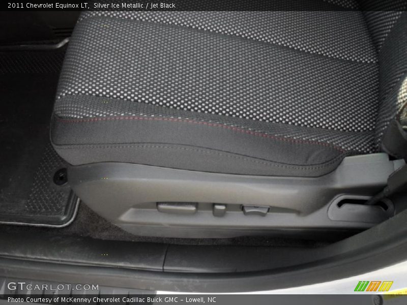 Silver Ice Metallic / Jet Black 2011 Chevrolet Equinox LT
