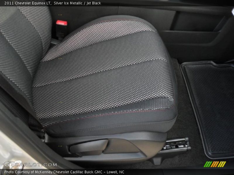 Silver Ice Metallic / Jet Black 2011 Chevrolet Equinox LT