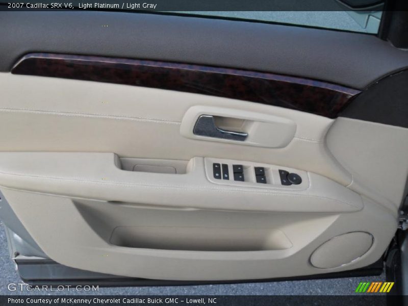 Light Platinum / Light Gray 2007 Cadillac SRX V6