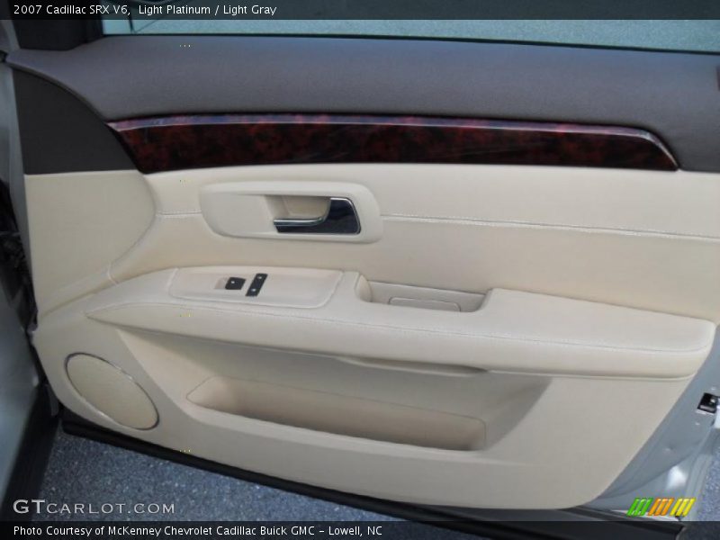 Light Platinum / Light Gray 2007 Cadillac SRX V6