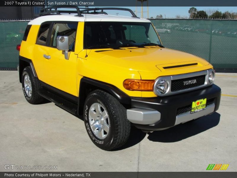 Sun Fusion / Dark Charcoal 2007 Toyota FJ Cruiser