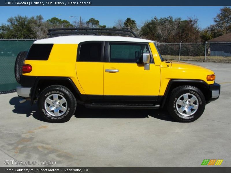 Sun Fusion / Dark Charcoal 2007 Toyota FJ Cruiser