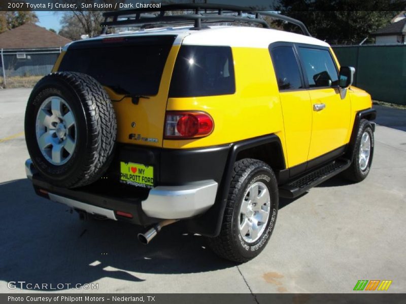 Sun Fusion / Dark Charcoal 2007 Toyota FJ Cruiser
