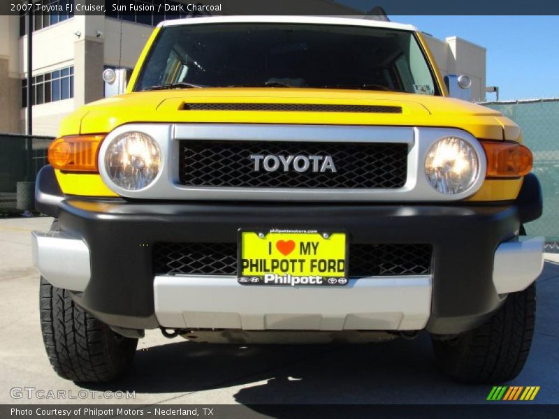 Sun Fusion / Dark Charcoal 2007 Toyota FJ Cruiser