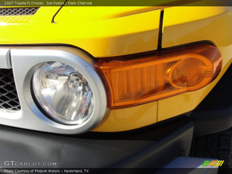 Sun Fusion / Dark Charcoal 2007 Toyota FJ Cruiser