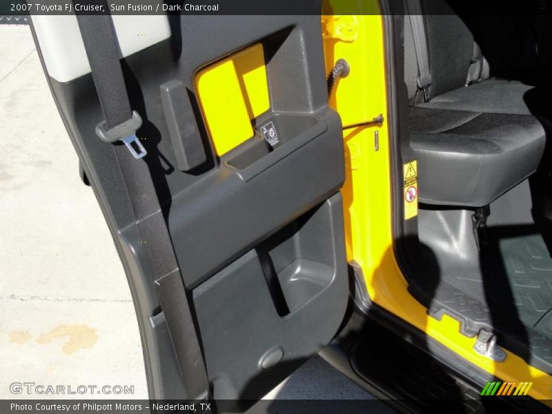 Sun Fusion / Dark Charcoal 2007 Toyota FJ Cruiser