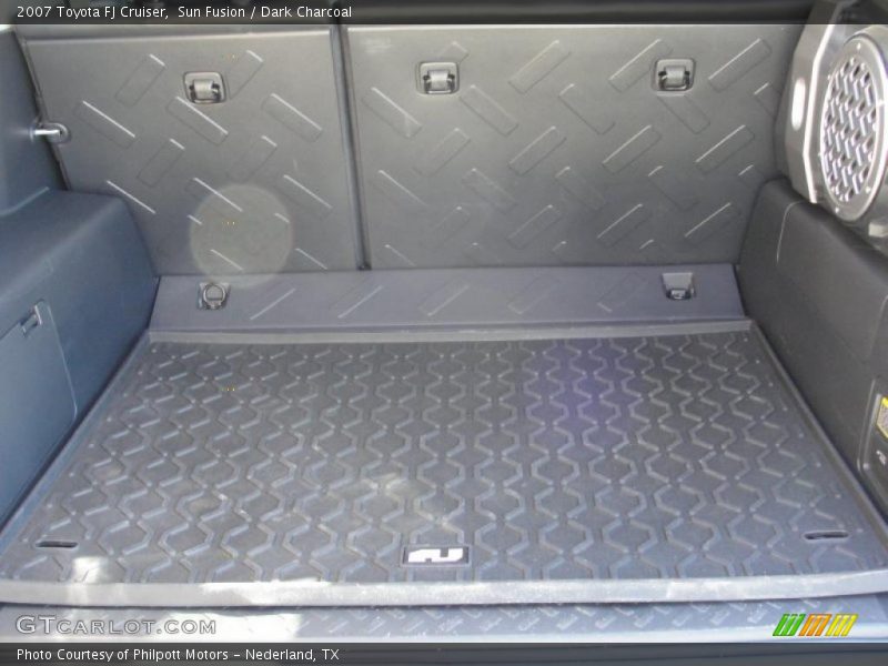 Sun Fusion / Dark Charcoal 2007 Toyota FJ Cruiser