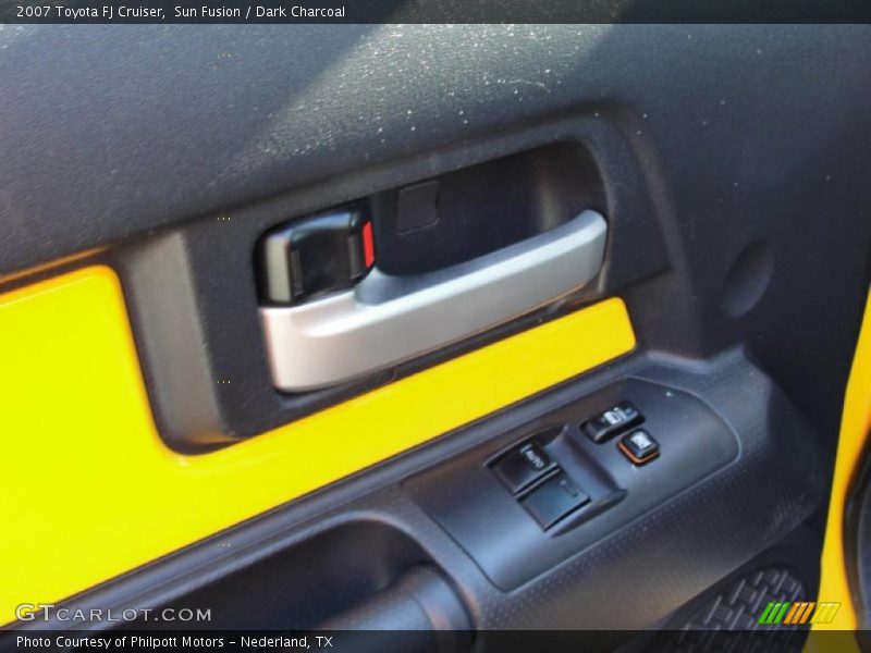 Sun Fusion / Dark Charcoal 2007 Toyota FJ Cruiser