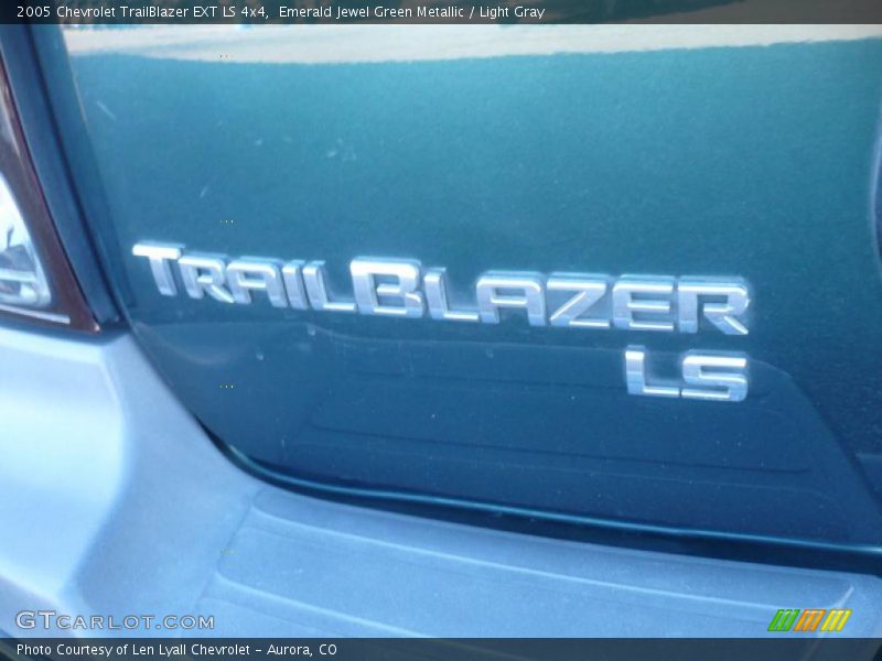 Emerald Jewel Green Metallic / Light Gray 2005 Chevrolet TrailBlazer EXT LS 4x4