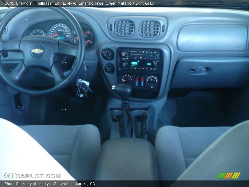 Emerald Jewel Green Metallic / Light Gray 2005 Chevrolet TrailBlazer EXT LS 4x4