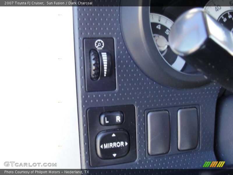 Sun Fusion / Dark Charcoal 2007 Toyota FJ Cruiser
