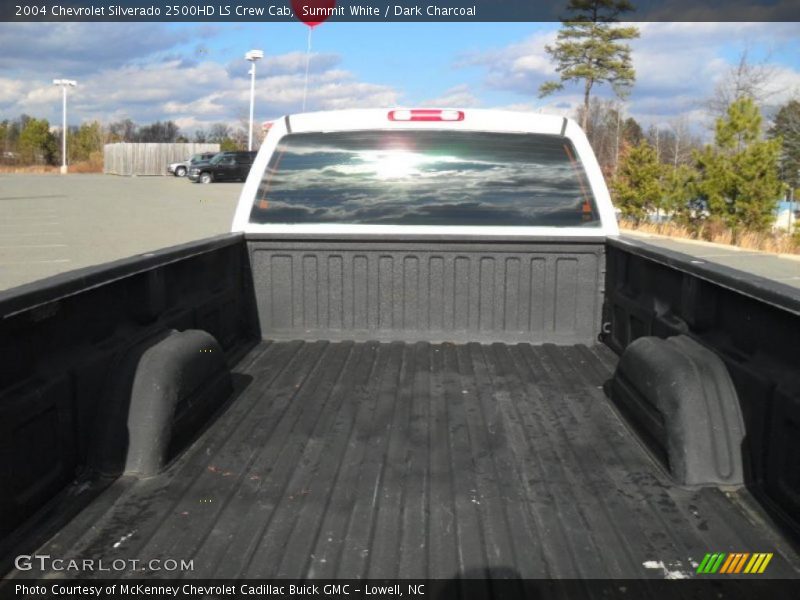 Summit White / Dark Charcoal 2004 Chevrolet Silverado 2500HD LS Crew Cab