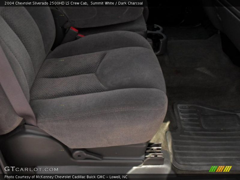 Summit White / Dark Charcoal 2004 Chevrolet Silverado 2500HD LS Crew Cab
