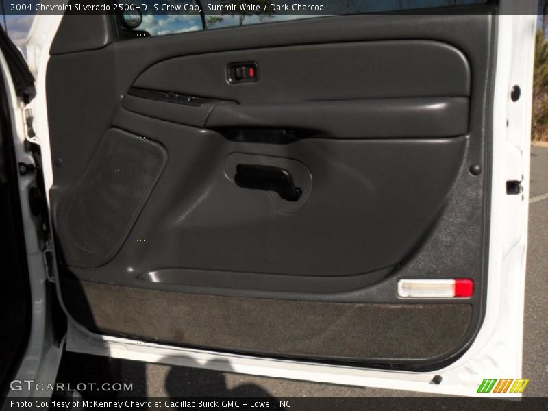 Summit White / Dark Charcoal 2004 Chevrolet Silverado 2500HD LS Crew Cab