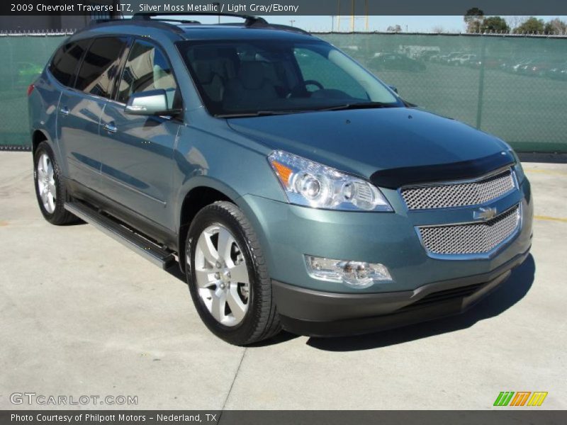 Front 3/4 View of 2009 Traverse LTZ