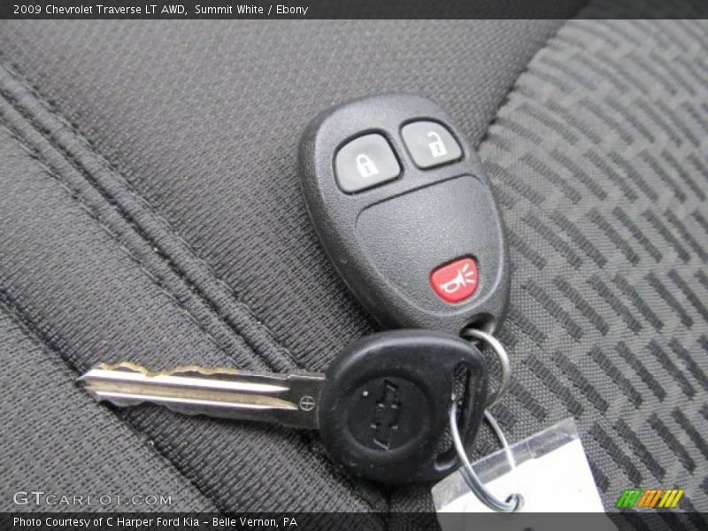 Summit White / Ebony 2009 Chevrolet Traverse LT AWD
