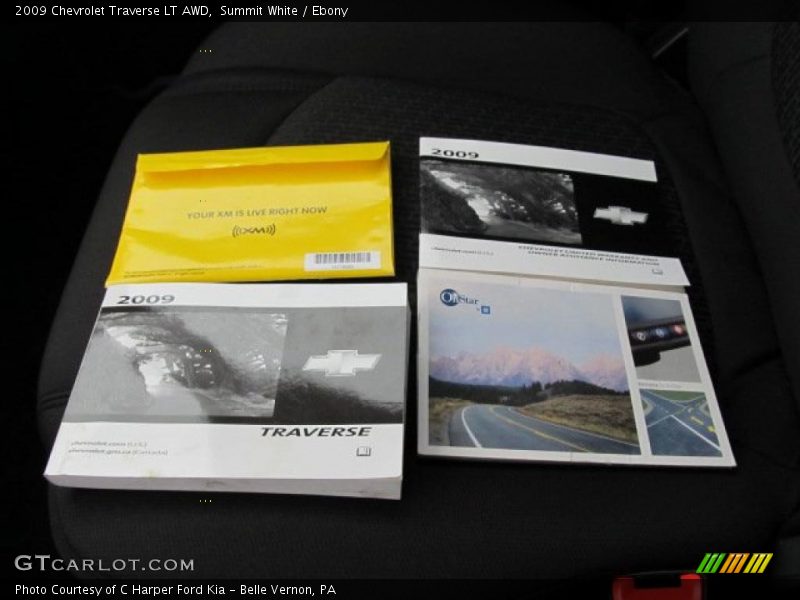 Summit White / Ebony 2009 Chevrolet Traverse LT AWD