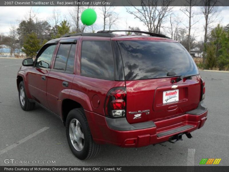 Red Jewel Tint Coat / Light Gray 2007 Chevrolet TrailBlazer LS