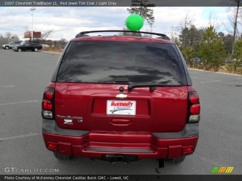 Red Jewel Tint Coat / Light Gray 2007 Chevrolet TrailBlazer LS