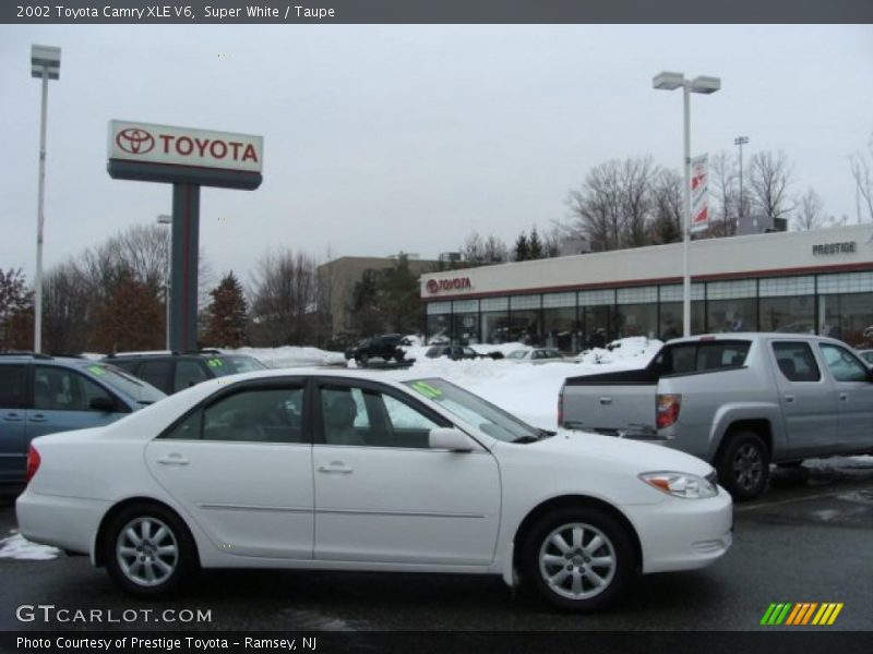 Super White / Taupe 2002 Toyota Camry XLE V6
