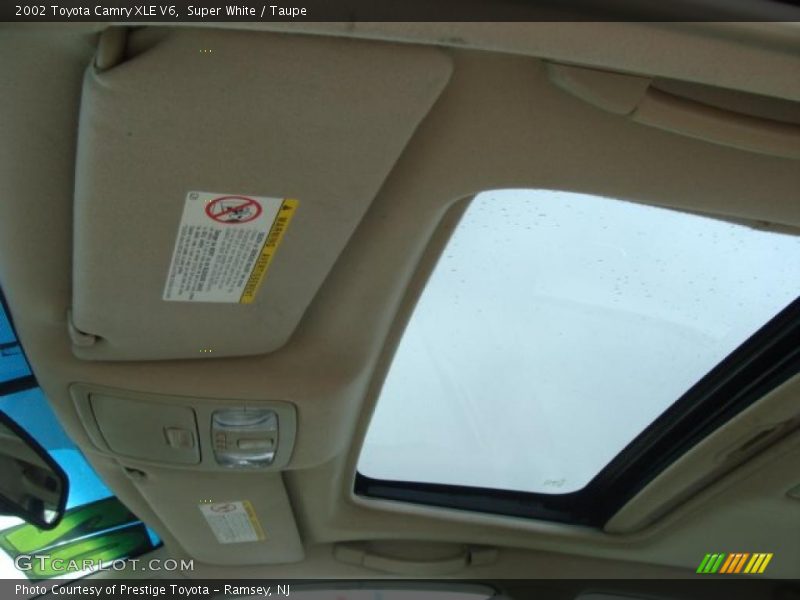 Super White / Taupe 2002 Toyota Camry XLE V6