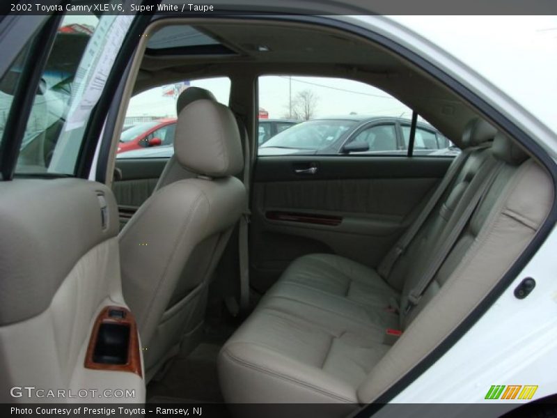 Super White / Taupe 2002 Toyota Camry XLE V6