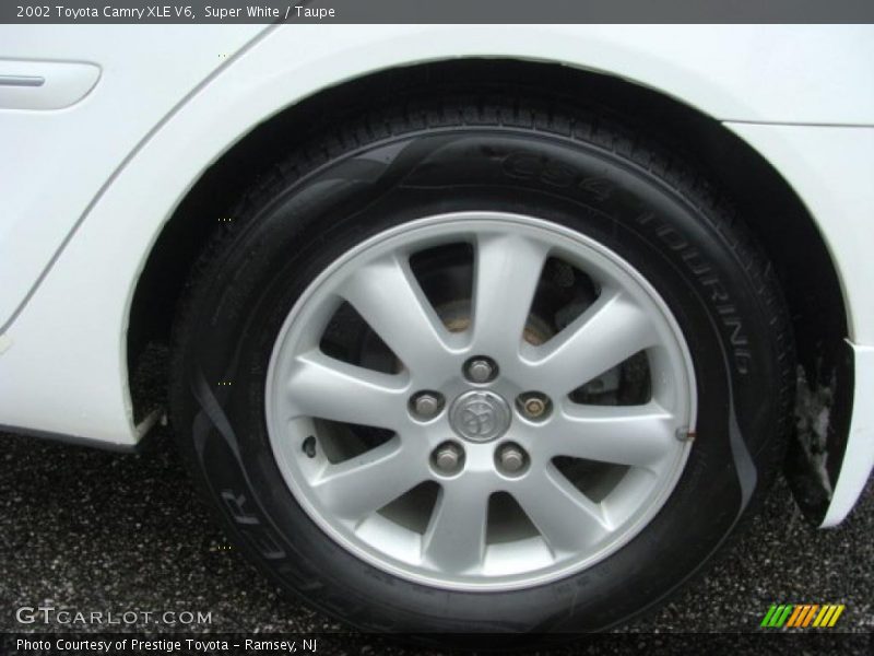Super White / Taupe 2002 Toyota Camry XLE V6