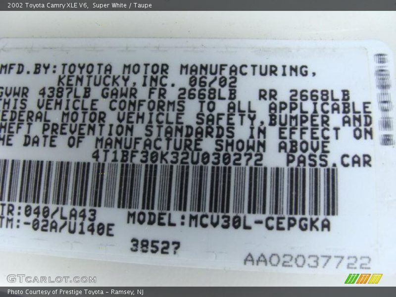 Super White / Taupe 2002 Toyota Camry XLE V6