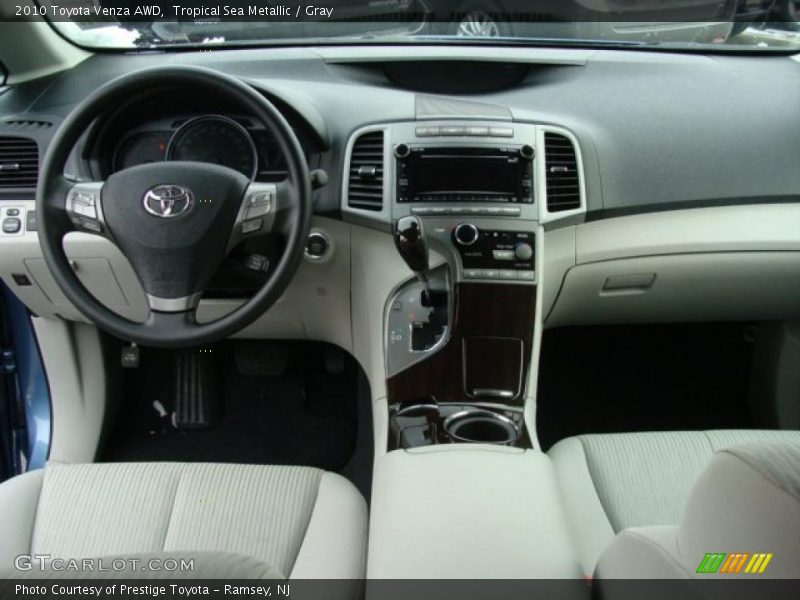 Tropical Sea Metallic / Gray 2010 Toyota Venza AWD