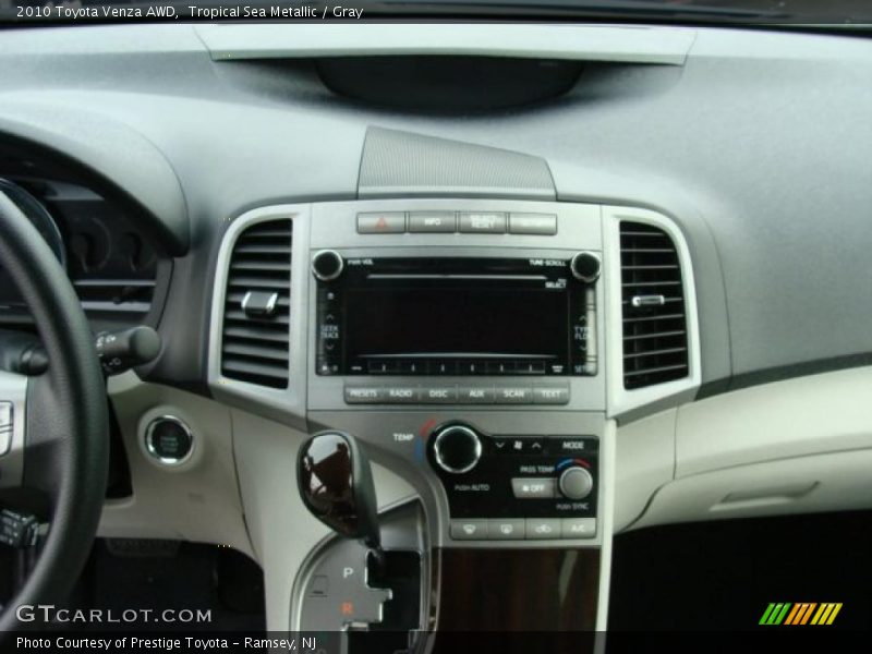 Tropical Sea Metallic / Gray 2010 Toyota Venza AWD