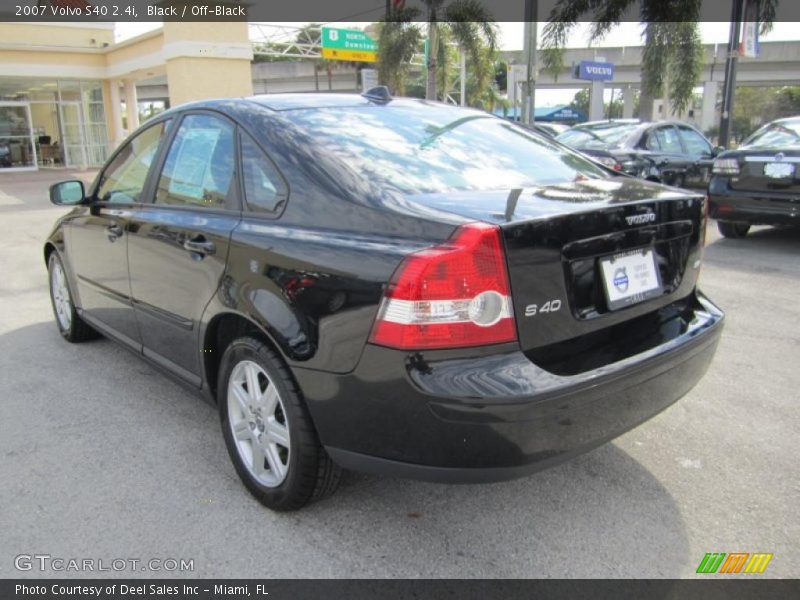 Black / Off-Black 2007 Volvo S40 2.4i