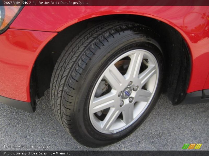 Passion Red / Dark Beige/Quartz 2007 Volvo S40 2.4i