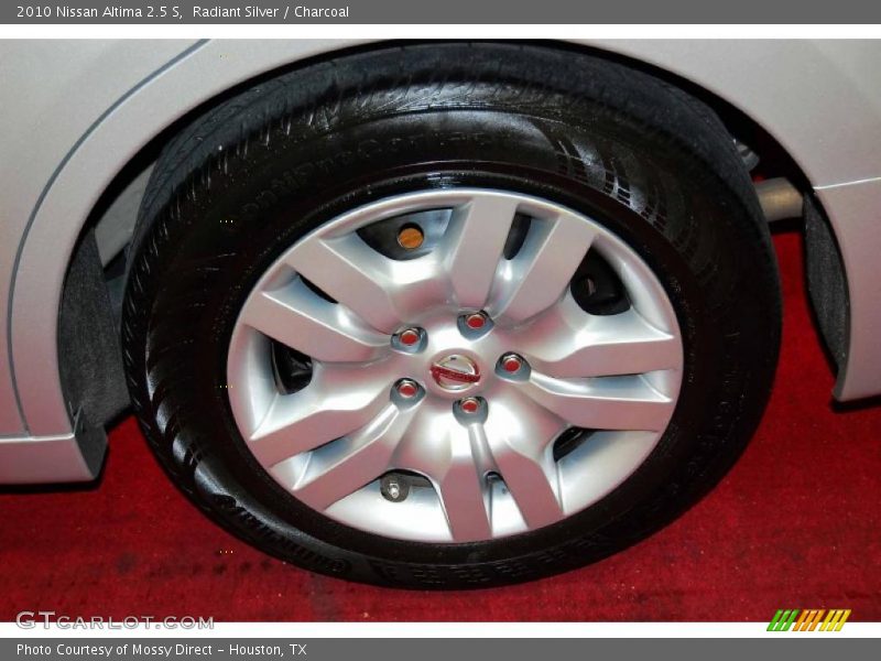 Radiant Silver / Charcoal 2010 Nissan Altima 2.5 S