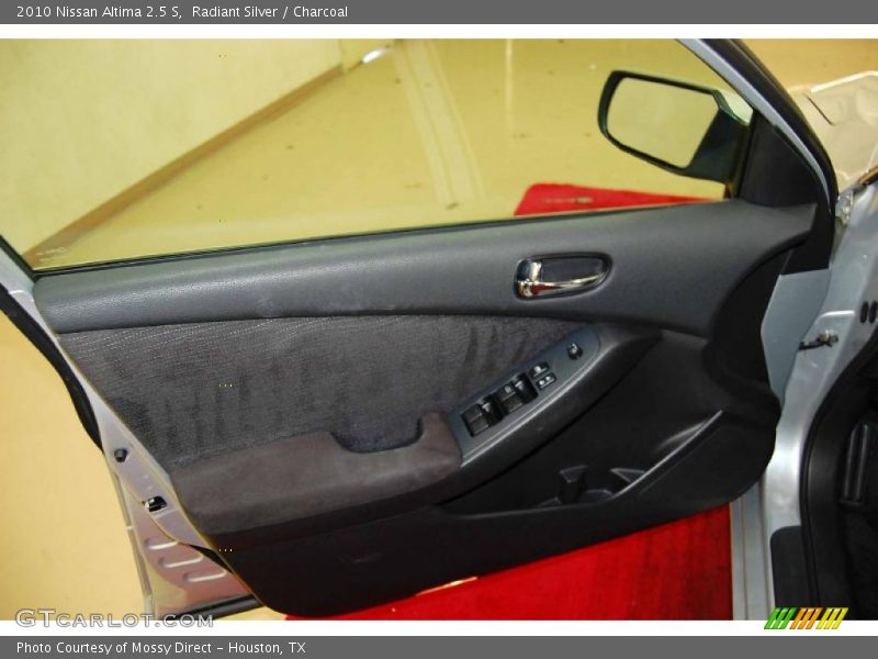 Radiant Silver / Charcoal 2010 Nissan Altima 2.5 S