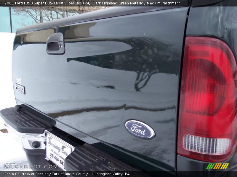 Dark Highland Green Metallic / Medium Parchment 2001 Ford F350 Super Duty Lariat SuperCab 4x4