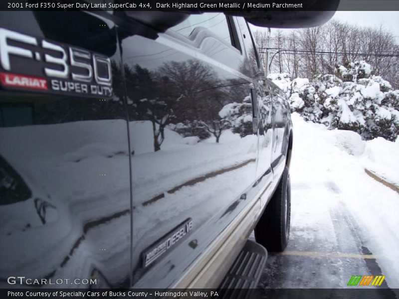 Dark Highland Green Metallic / Medium Parchment 2001 Ford F350 Super Duty Lariat SuperCab 4x4