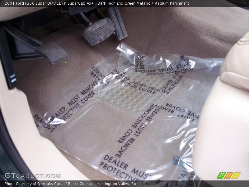Dark Highland Green Metallic / Medium Parchment 2001 Ford F350 Super Duty Lariat SuperCab 4x4