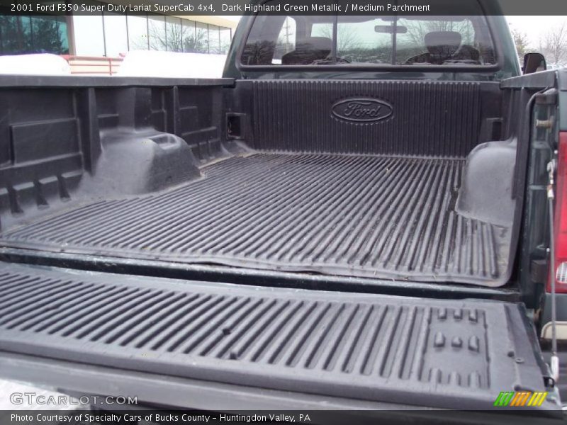 Dark Highland Green Metallic / Medium Parchment 2001 Ford F350 Super Duty Lariat SuperCab 4x4