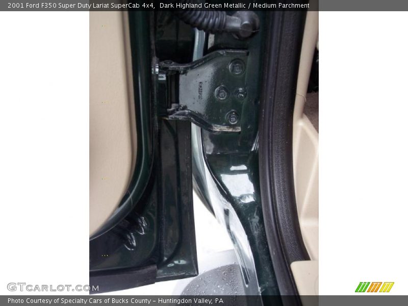 Dark Highland Green Metallic / Medium Parchment 2001 Ford F350 Super Duty Lariat SuperCab 4x4