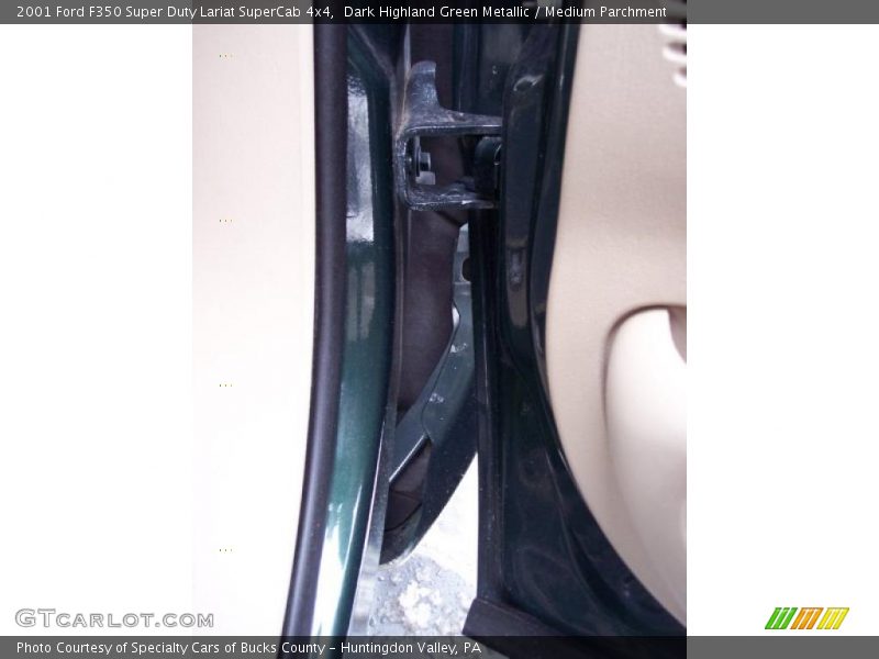 Dark Highland Green Metallic / Medium Parchment 2001 Ford F350 Super Duty Lariat SuperCab 4x4