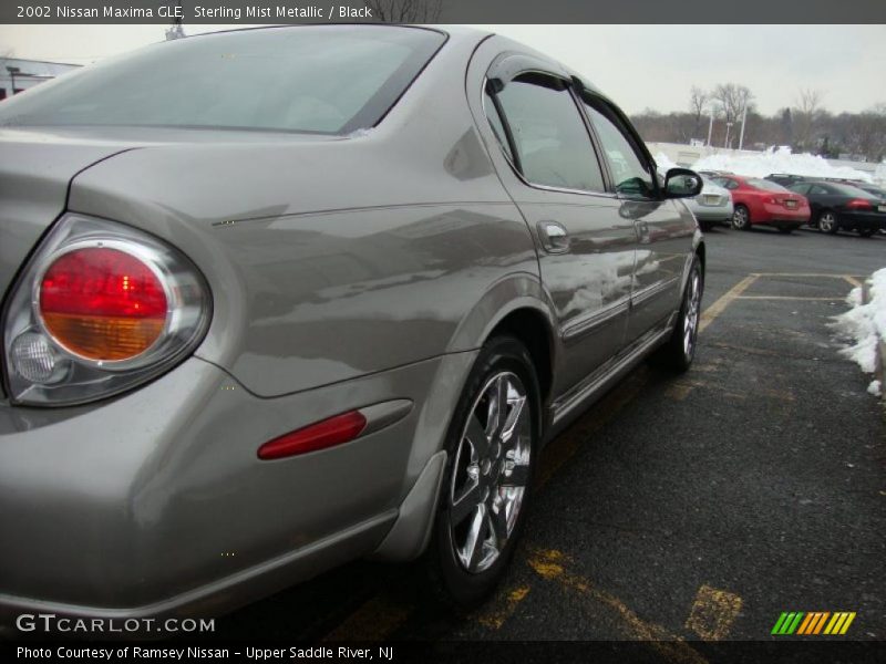 Sterling Mist Metallic / Black 2002 Nissan Maxima GLE