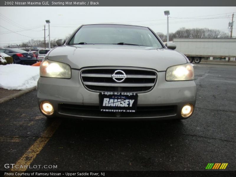 Sterling Mist Metallic / Black 2002 Nissan Maxima GLE