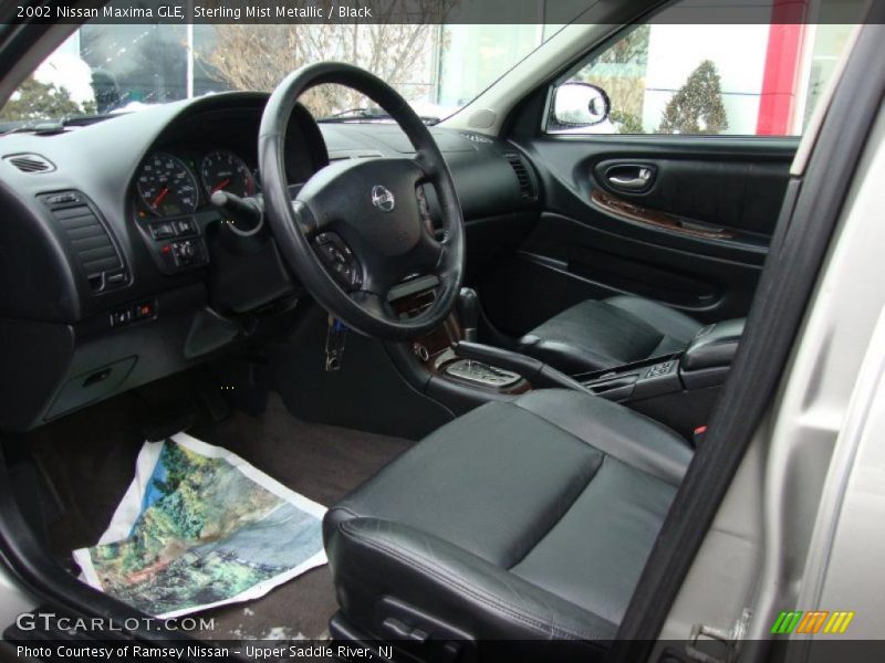 Sterling Mist Metallic / Black 2002 Nissan Maxima GLE