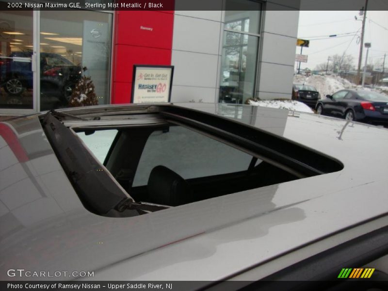 Sterling Mist Metallic / Black 2002 Nissan Maxima GLE